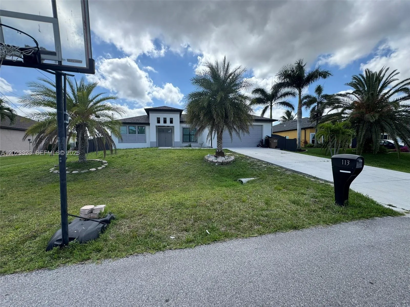 113 NW 38th Pl, Cape Coral FL 33993