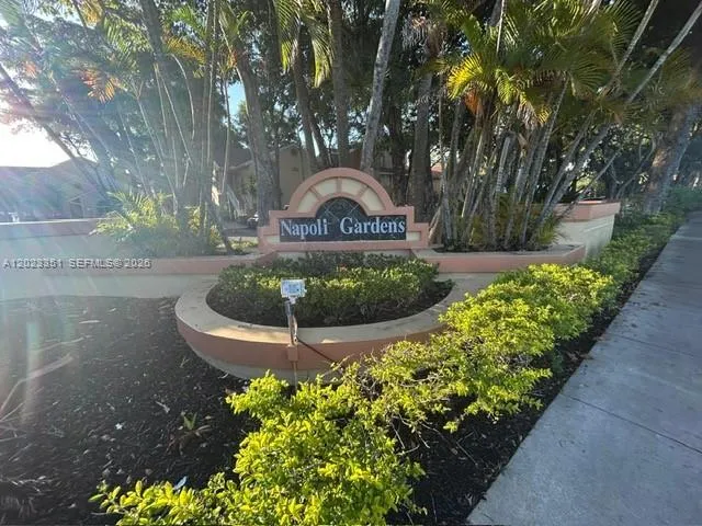 1 bedroom 1 bath for sale at 977 Coral Club Dr # 977, Coral Springs FL 33071