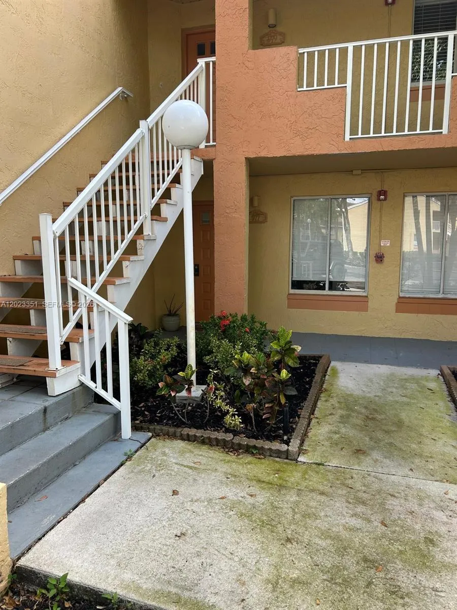 977 Coral Club Dr # 977, Coral Springs FL 33071