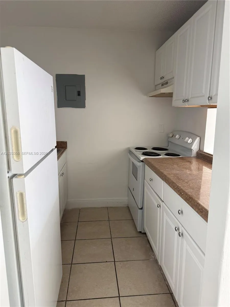 4495 NW 9th St # 105, Miami FL 33126