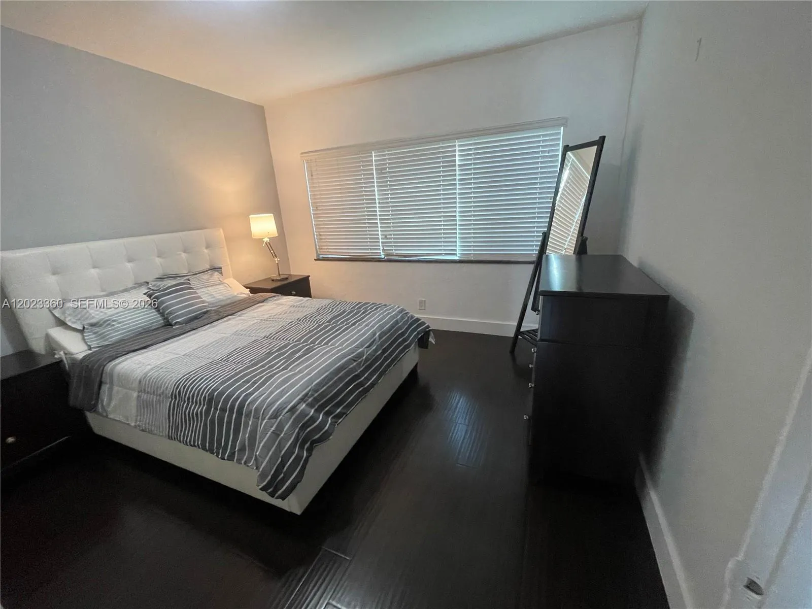 990 Meridian Ave, Miami Beach FL 33139