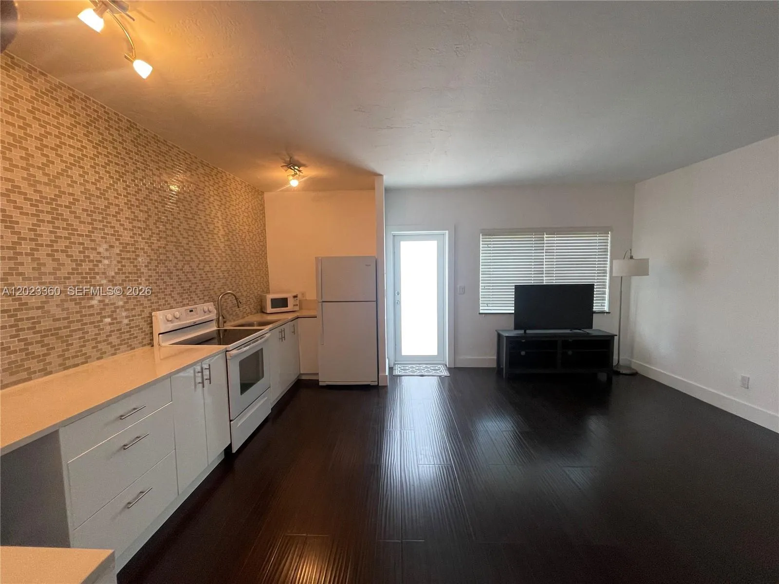 990 Meridian Ave, Miami Beach FL 33139