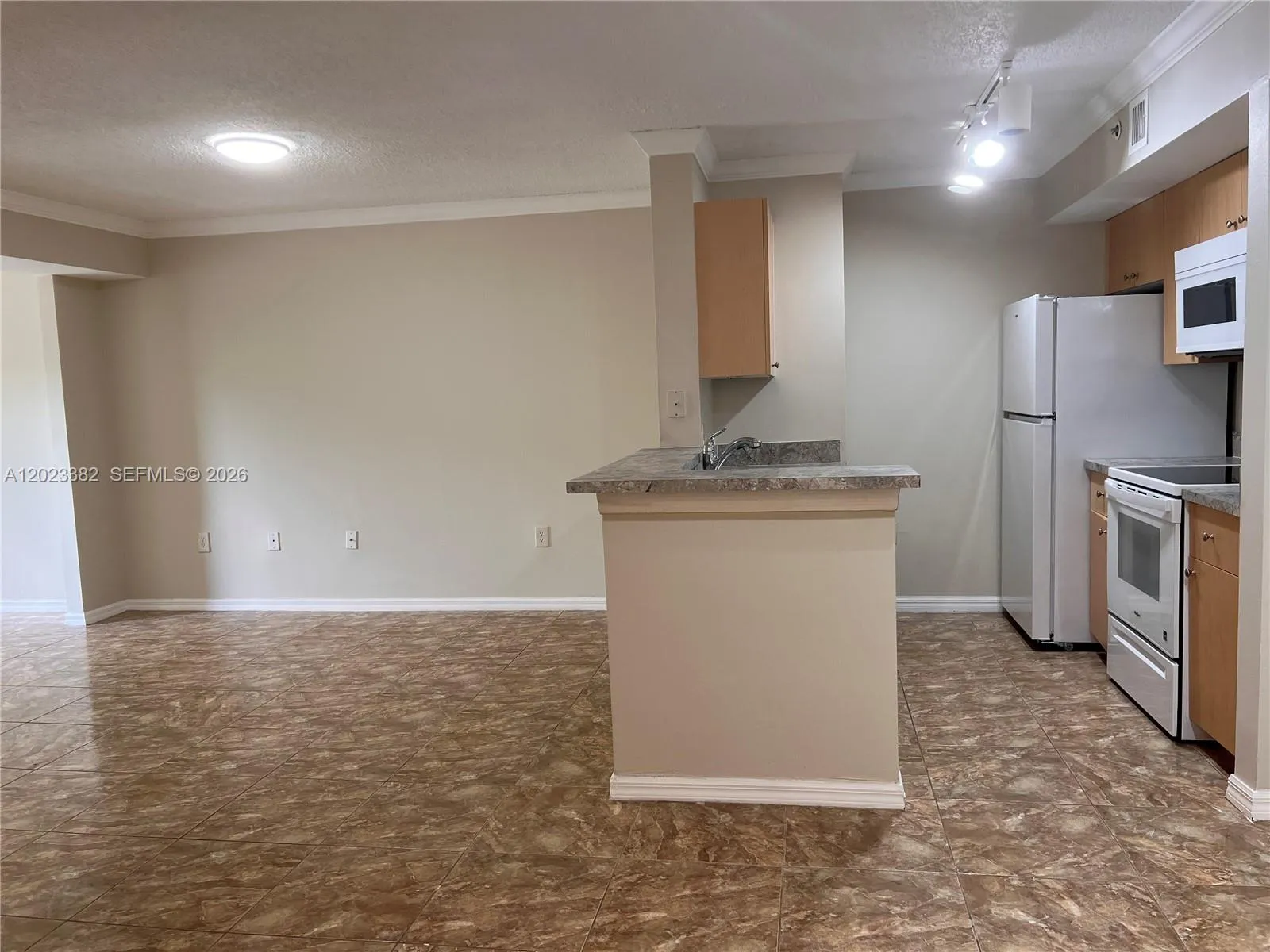2496 Centergate Dr # 205, Miramar FL 33025