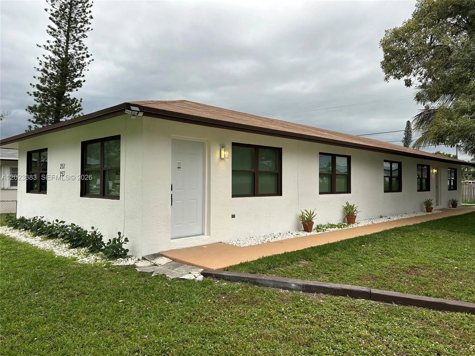 251-253 SW 11th St, Dania Beach FL 33004