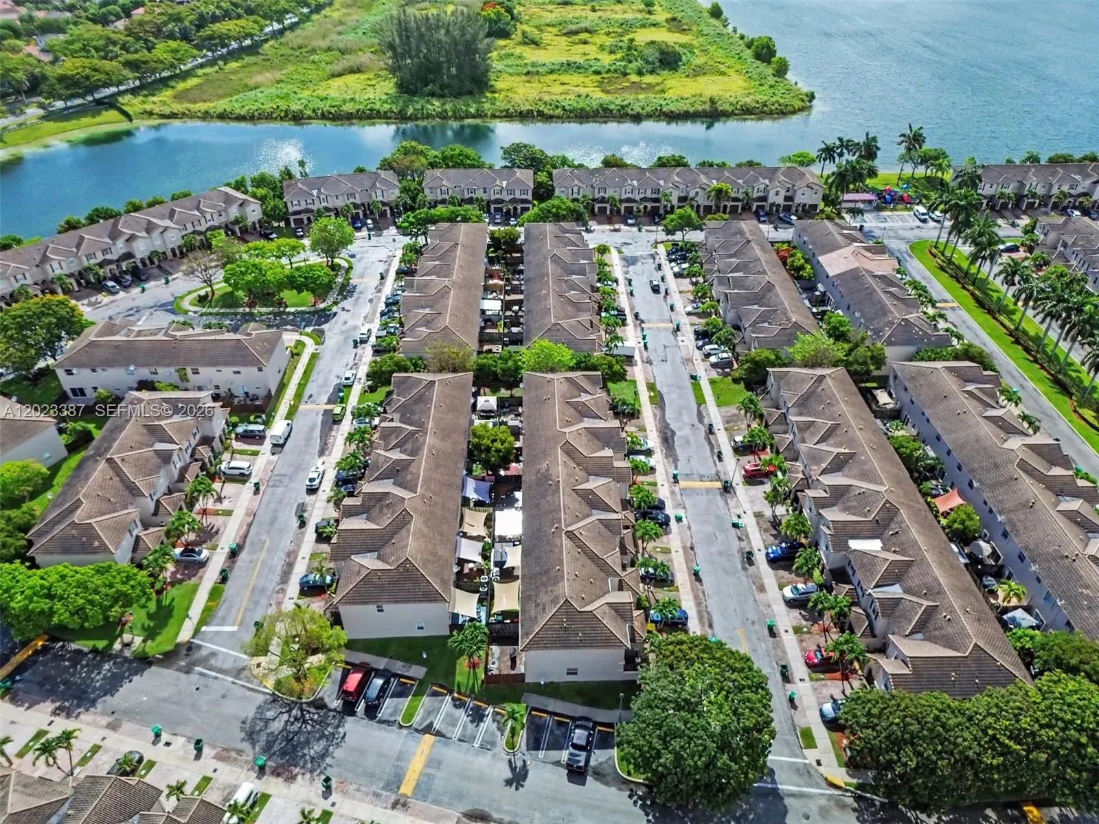 9267 SW 220th Ter, Cutler Bay FL 33190