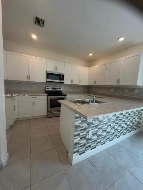 1866 SE 26th Rd # 1866, Homestead FL 33035