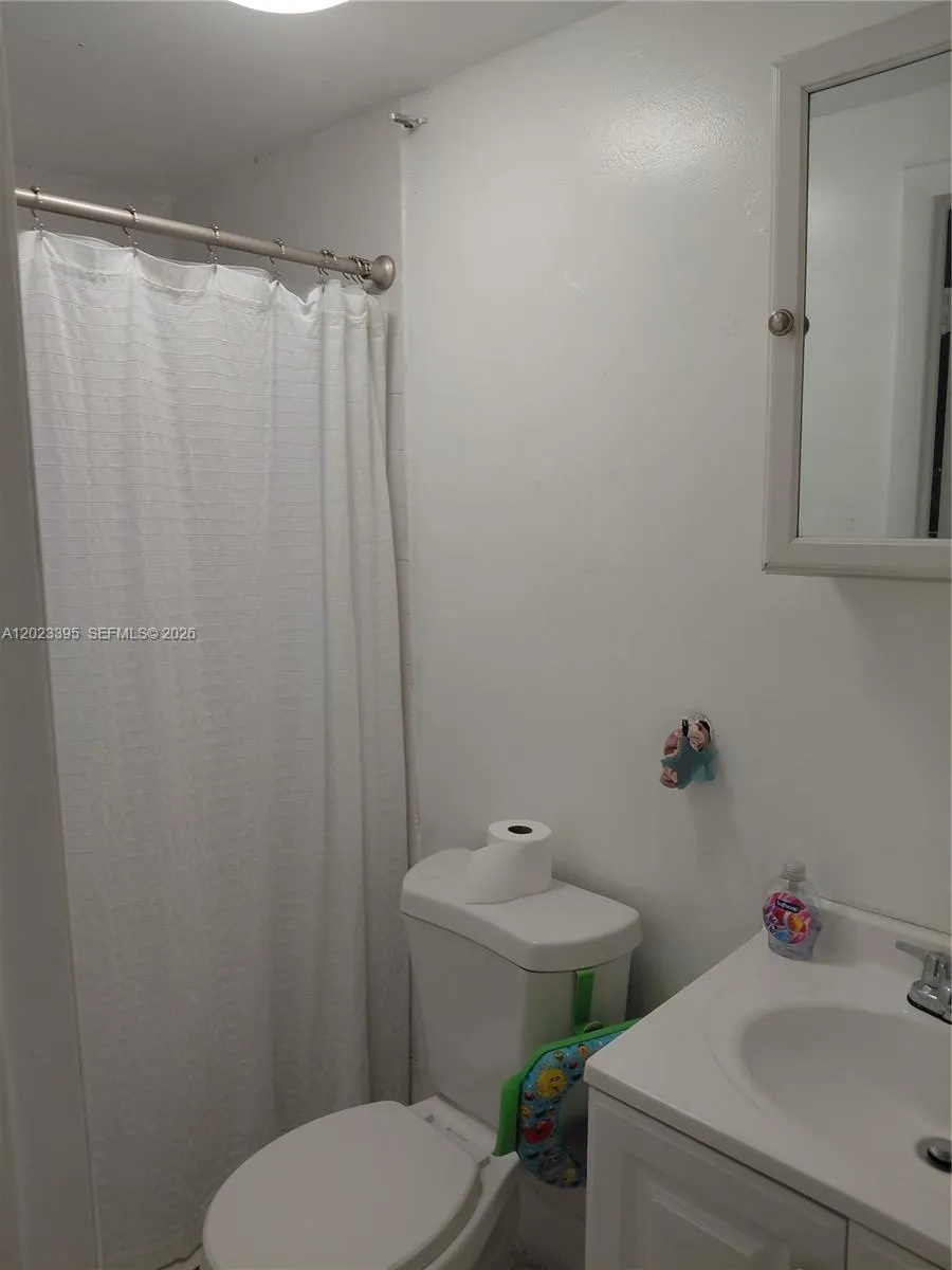 2140 NW 1st Ter, Miami FL 33125