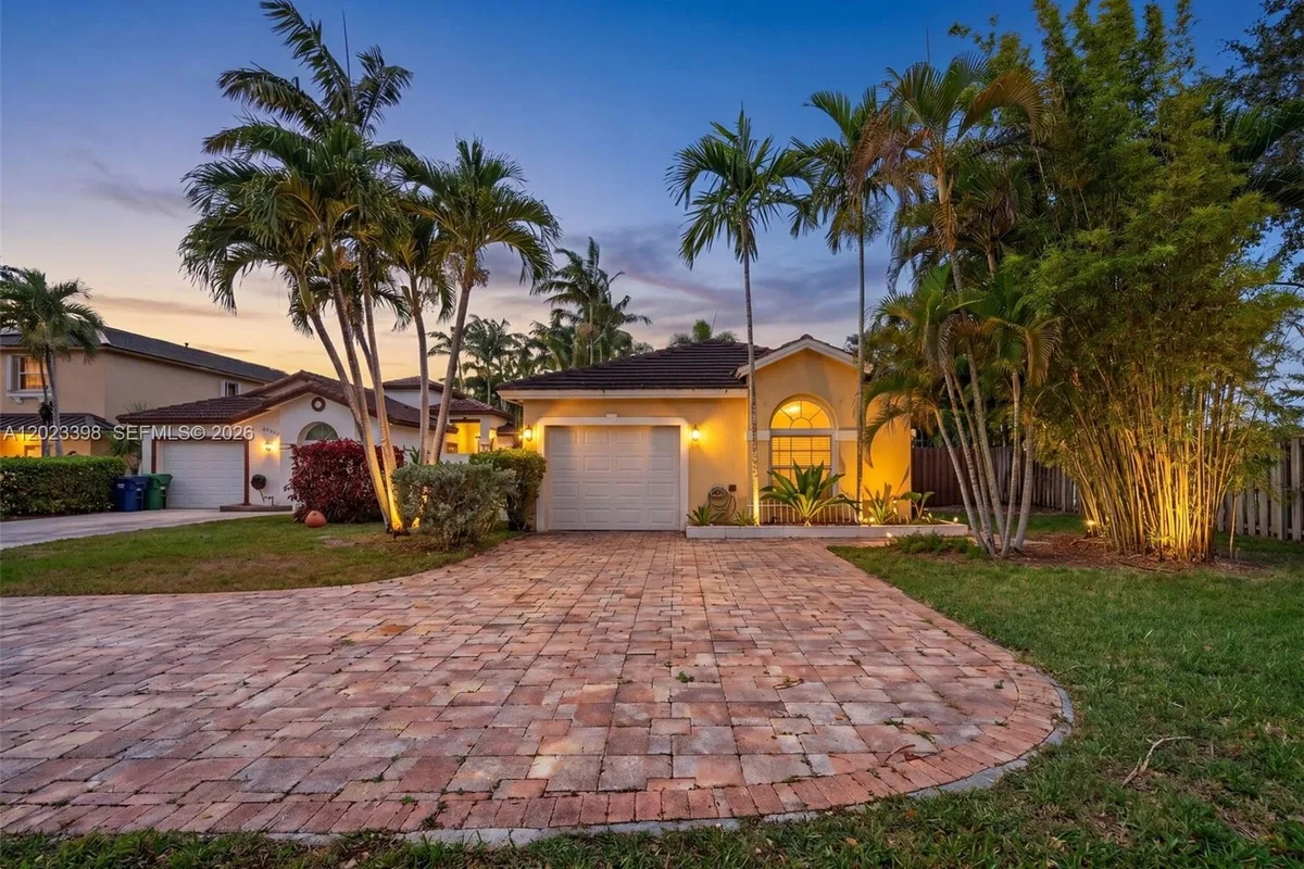 14421 SW 155th Pl, Miami FL 33196