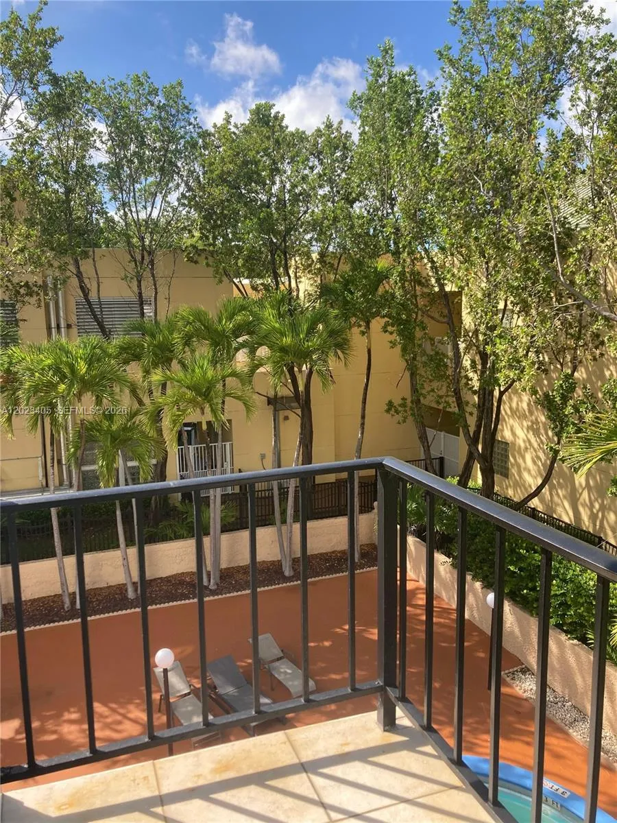 18100 Atlantic Blvd # 307, Sunny Isles Beach FL 33160