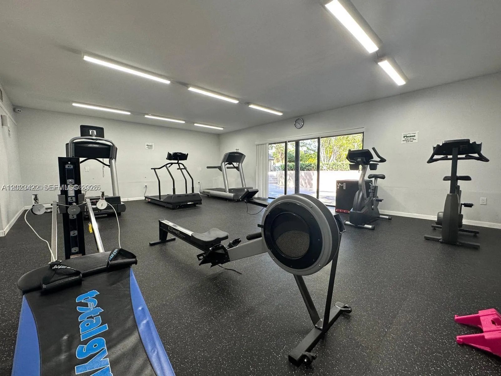 605 Ives Dairy Rd # 7, Miami FL 33179