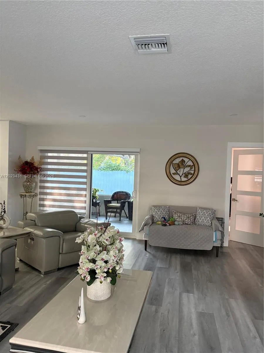 74 ter N 74 ter, Hollywood FL 33024