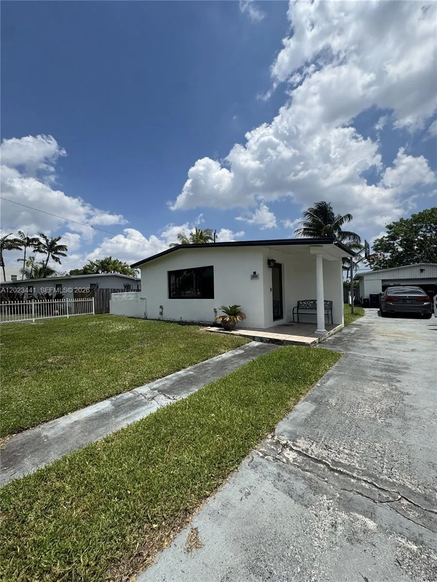 2 bedroom 1 bath for sale at 5701 SW 117th Ave, Miami FL 33183