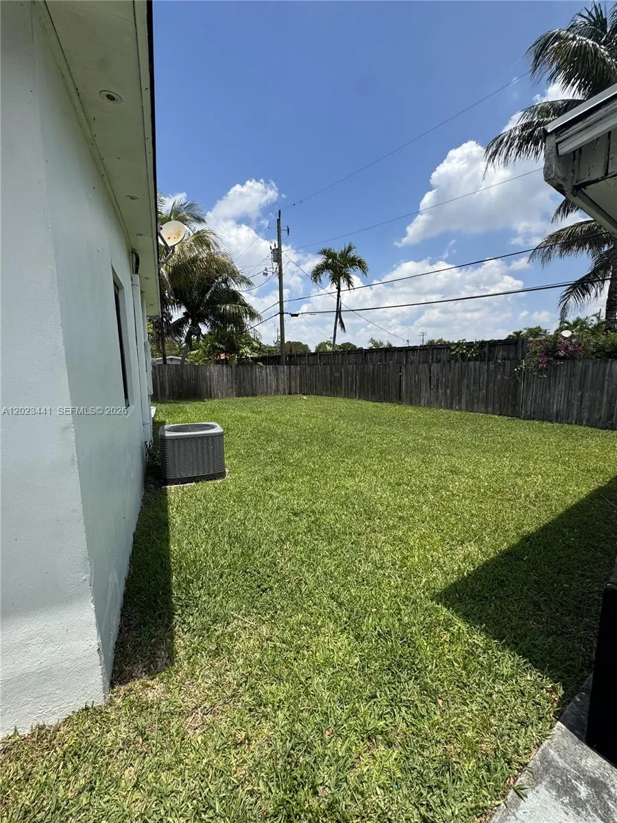 5701 SW 117th Ave, Miami FL 33183