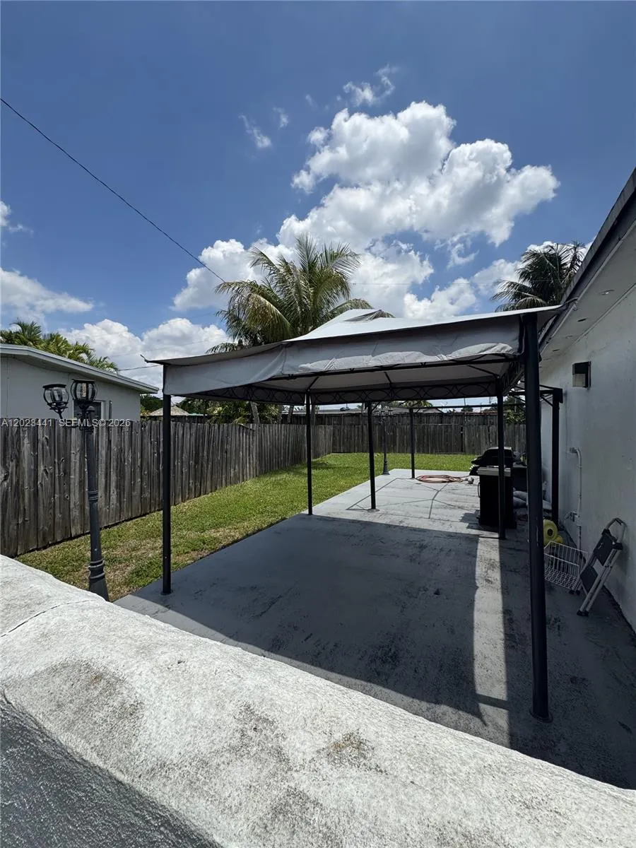 5701 SW 117th Ave, Miami FL 33183
