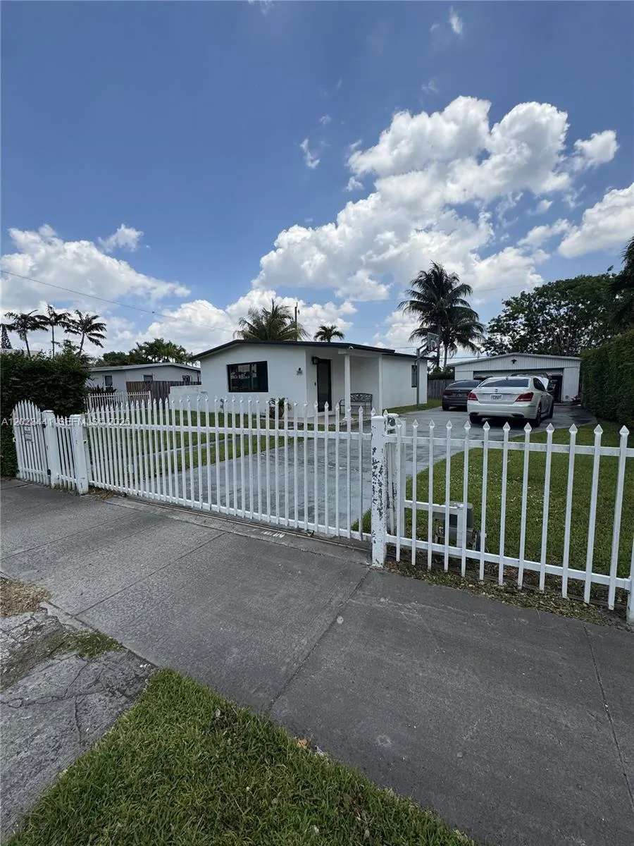 5701 SW 117th Ave, Miami FL 33183