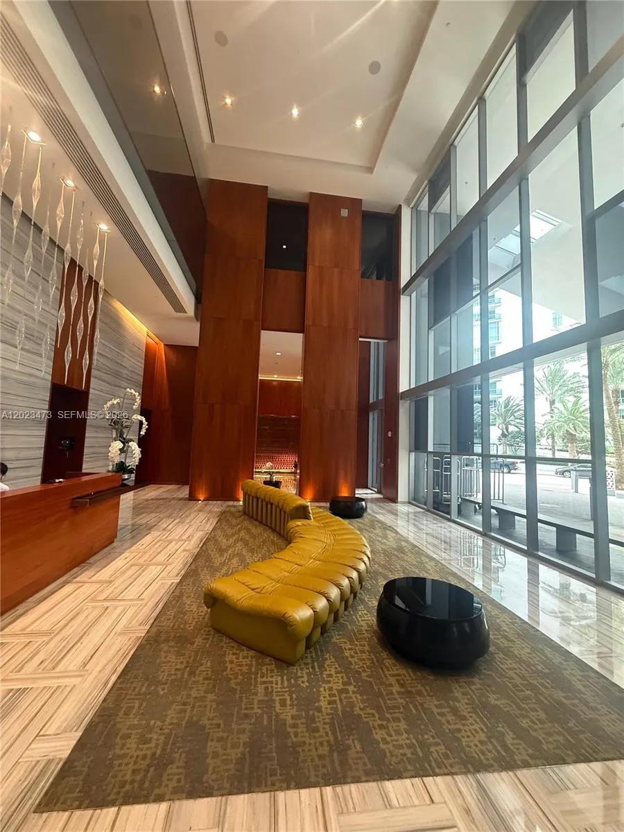 1300 Brickell Bay Dr # 707, Miami FL 33131