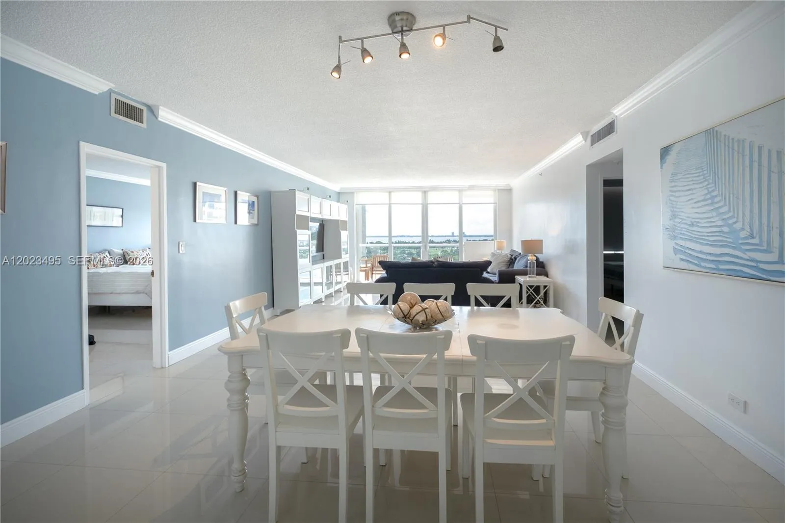 2 bedroom 2 bath for sale at 5601 Collins Ave # 1420, Miami Beach FL 33140