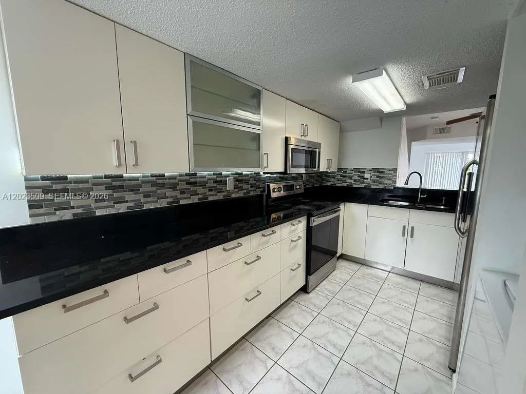 1137 NW 123rd Court # 610, Miami FL 33182