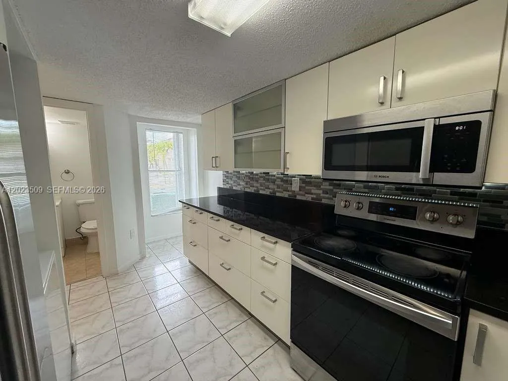 1137 NW 123rd Court # 610, Miami FL 33182
