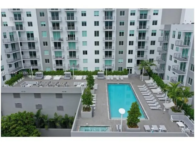 729 NW 2nd St # 410, Miami FL 33128