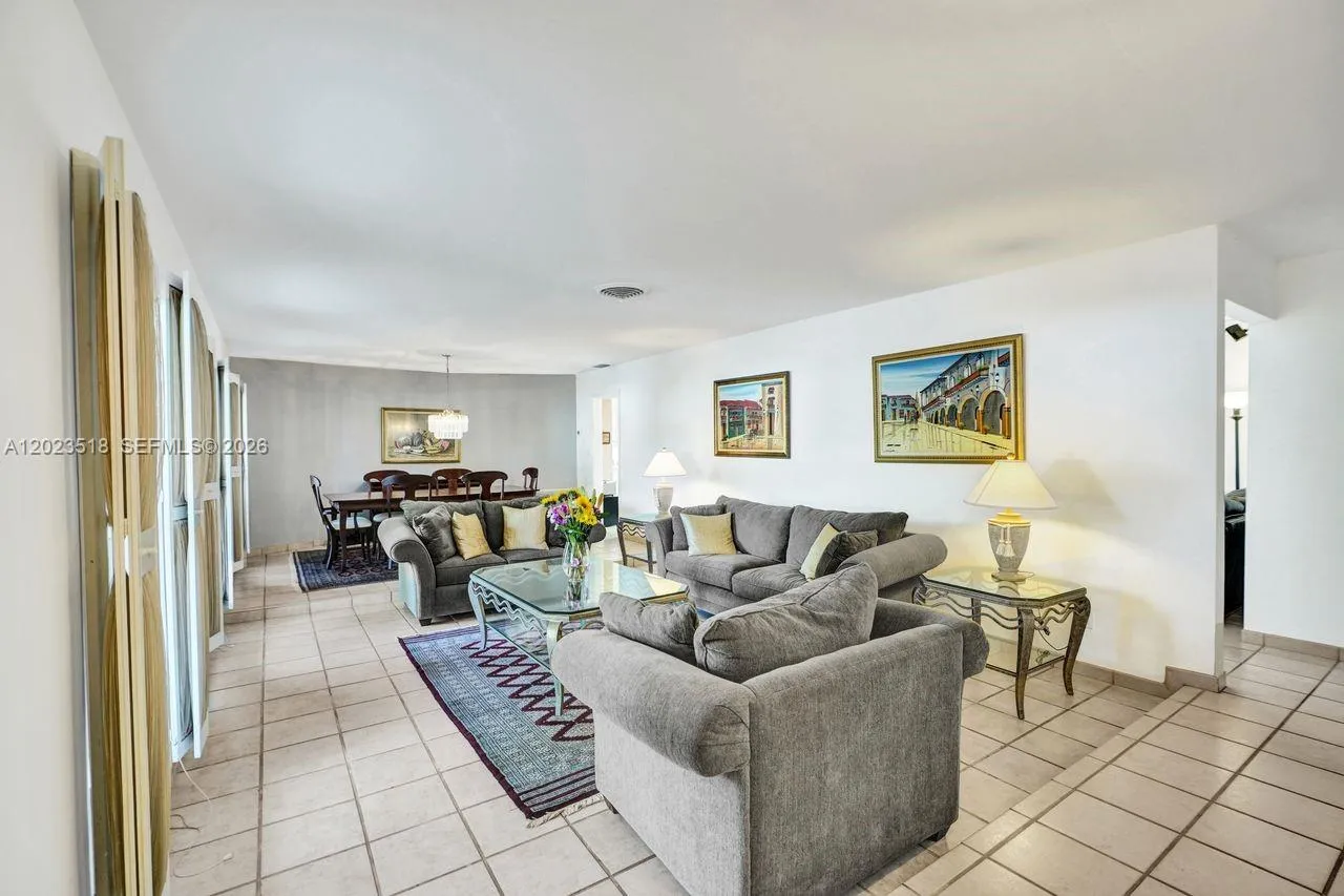 8521 SW 86th Ct, Miami FL 33143
