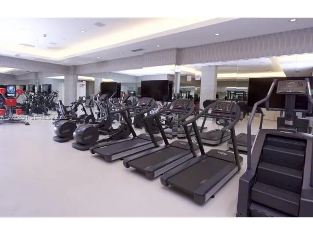 729 NW 2nd St # 808, Miami FL 33128