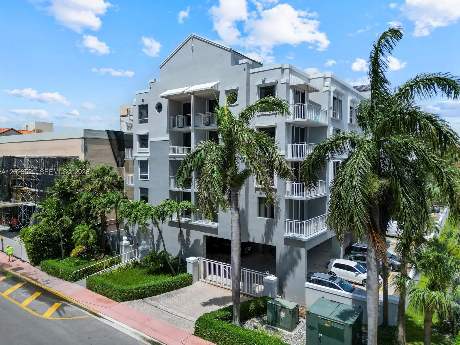 2642 Collins Ave # 303, Miami Beach FL 33140