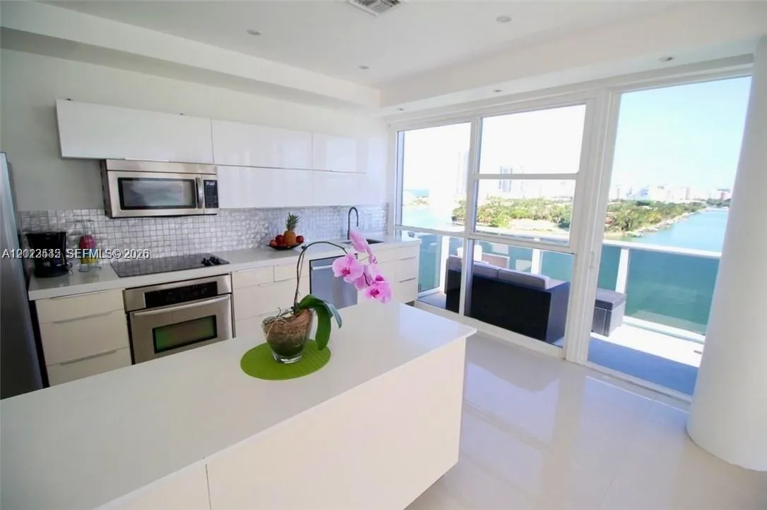 900 Bay Dr # 1027, Miami Beach FL 33141