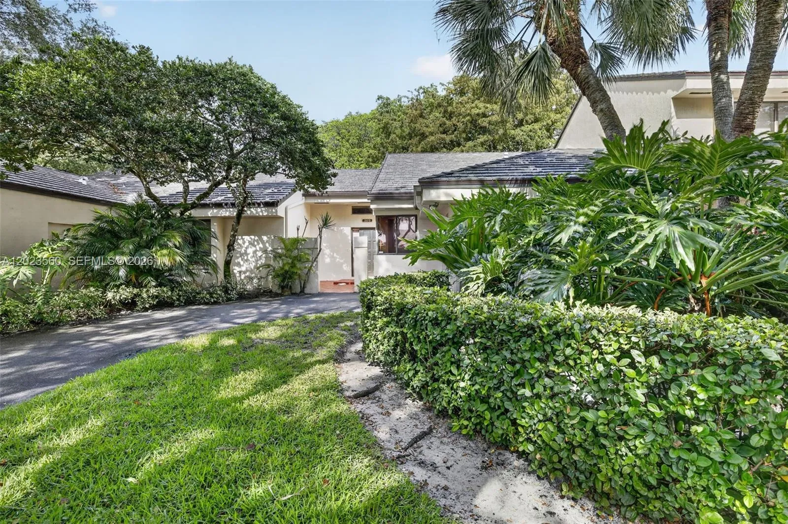 369 NW 97th Ave, Plantation FL 33324