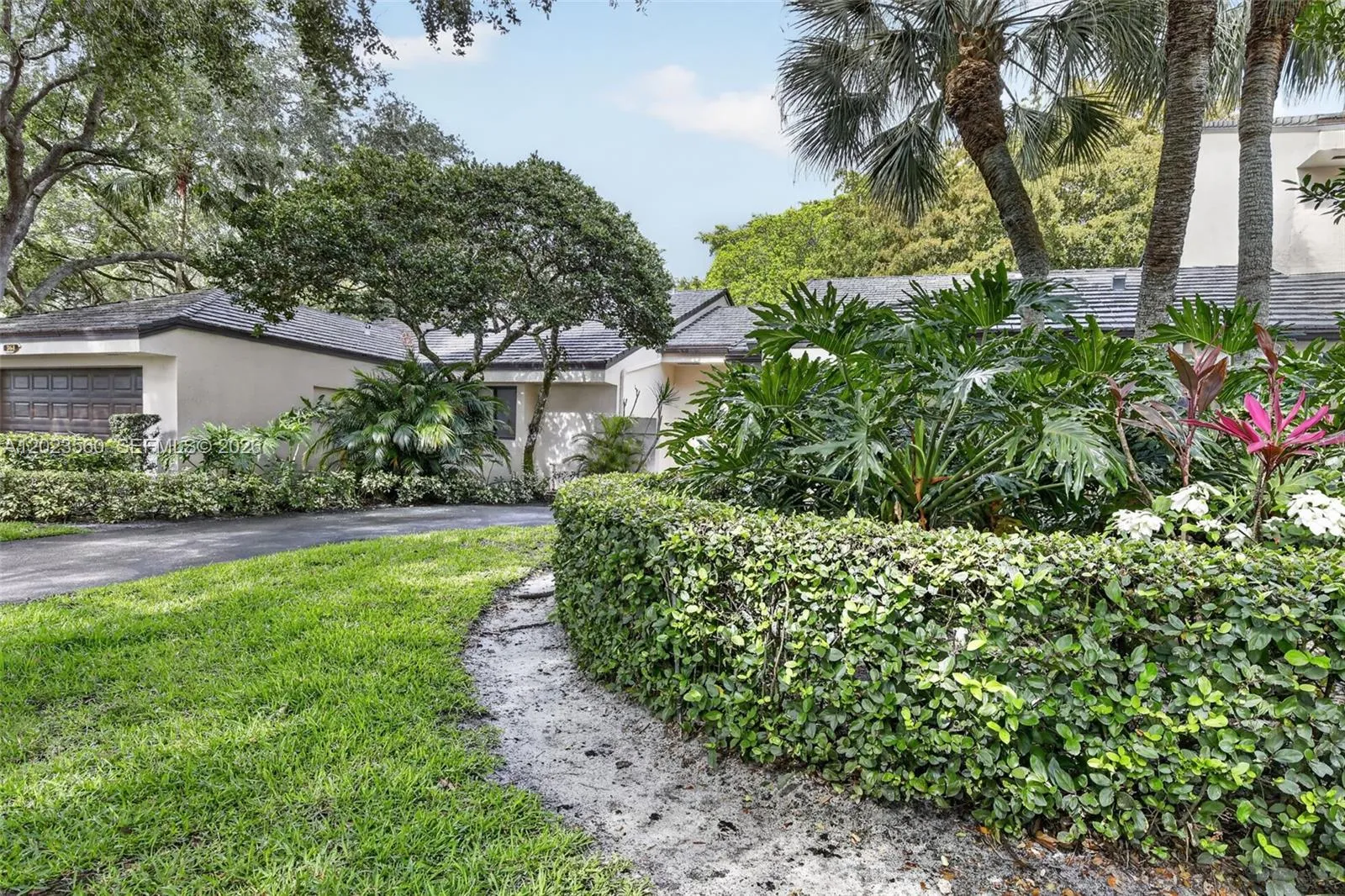 369 NW 97th Ave, Plantation FL 33324