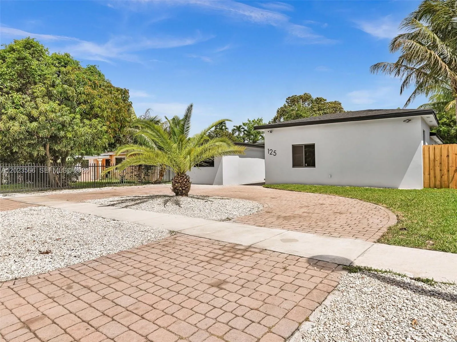 125 NW 122nd St, North Miami FL 33168