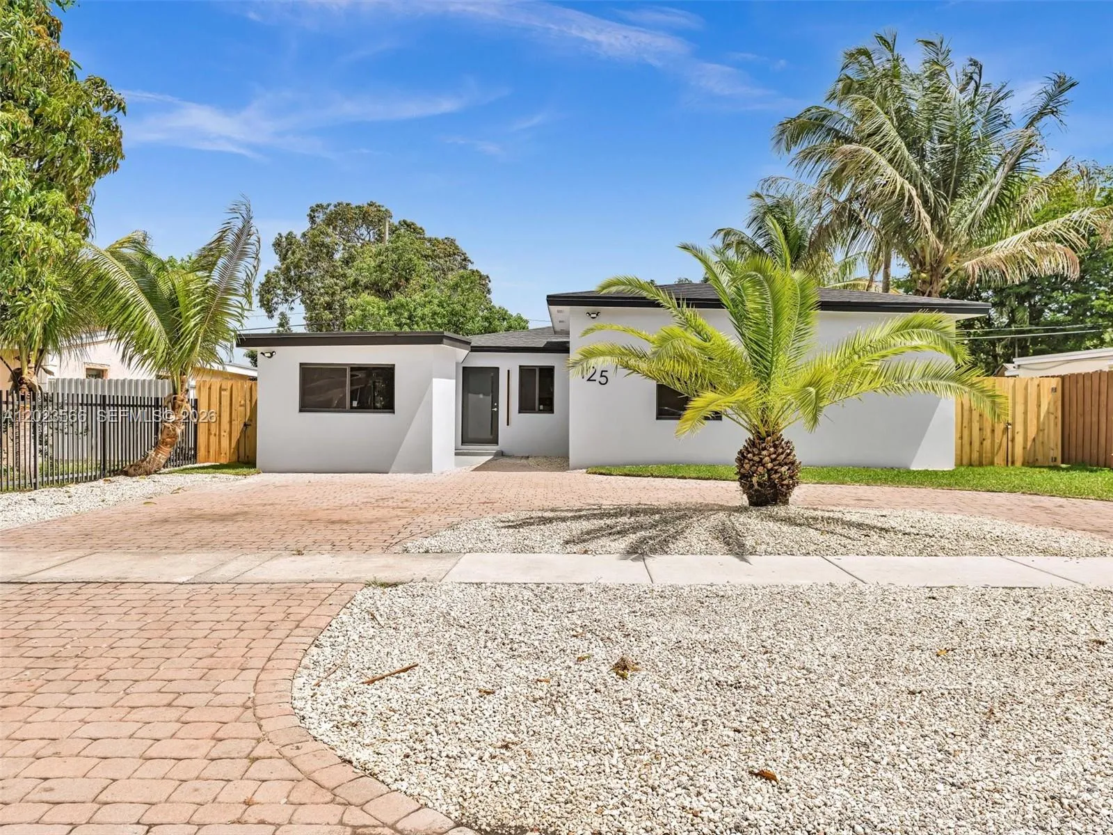125 NW 122nd St, North Miami FL 33168