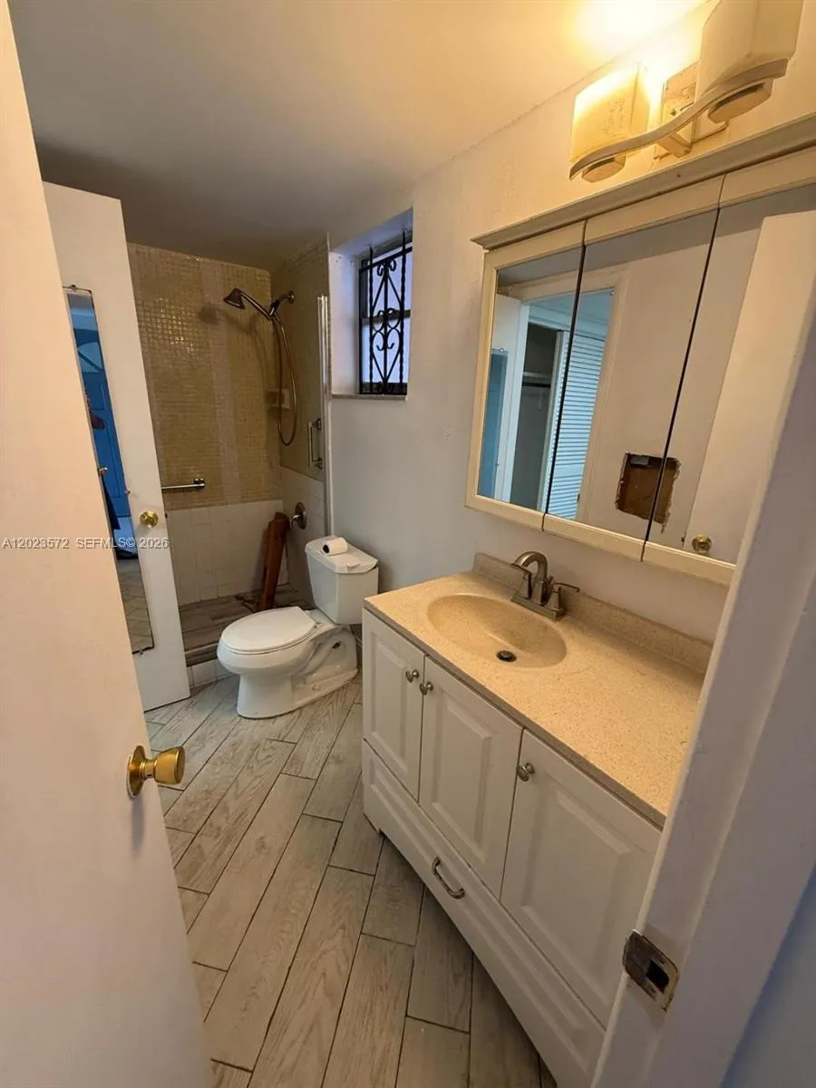 18555 NE 14th Ave # 615A, Miami FL 33179