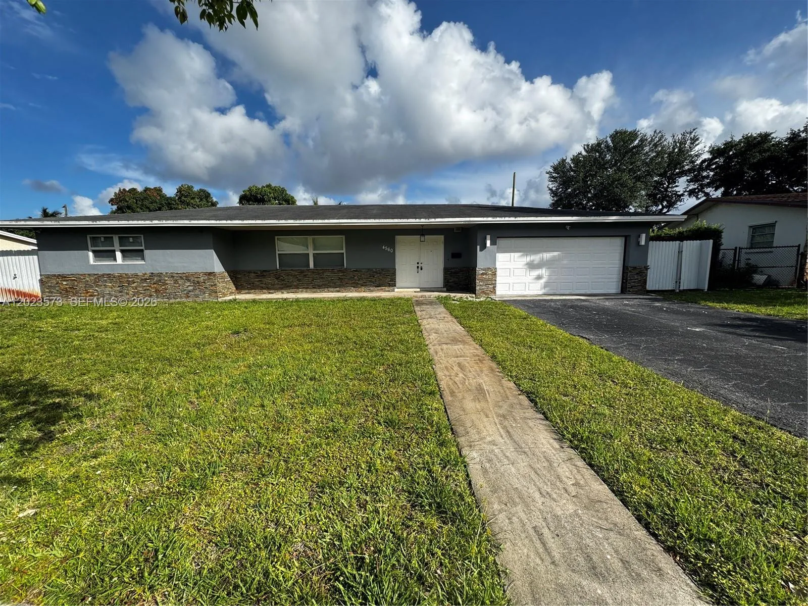 3 bedroom 2 bath for sale at 4560 NW 6th Ct, Plantation FL 33317