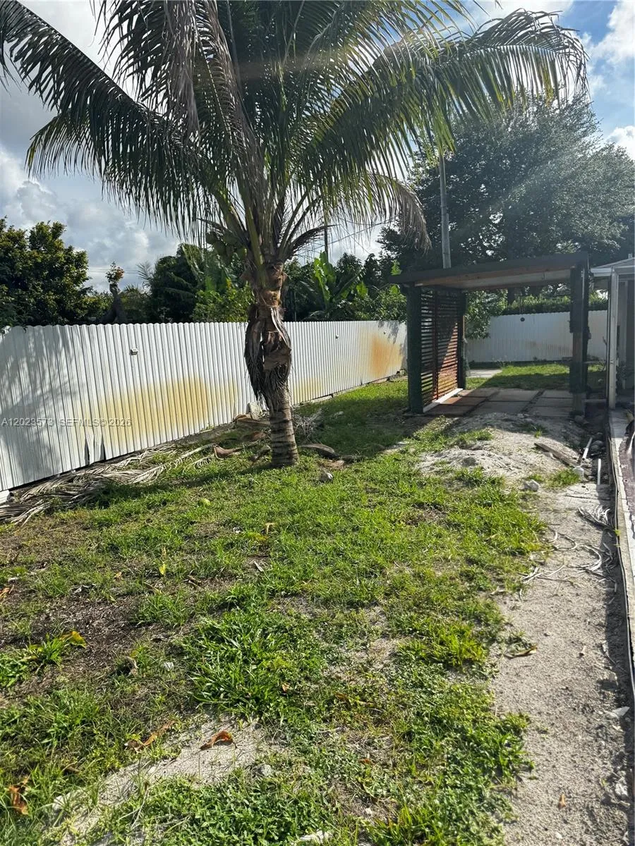 4560 NW 6th Ct, Plantation FL 33317