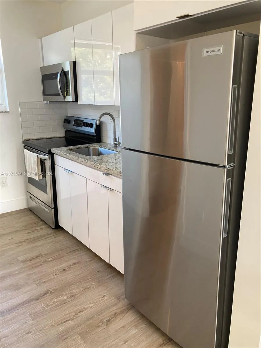 1815 NW 1st CT # 11, Miami FL 33136