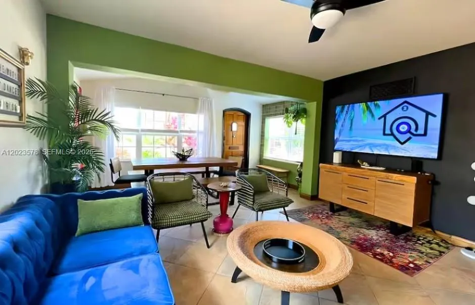 2 bedroom 2 bath for sale at 2538 Liberty St, Hollywood FL 33020
