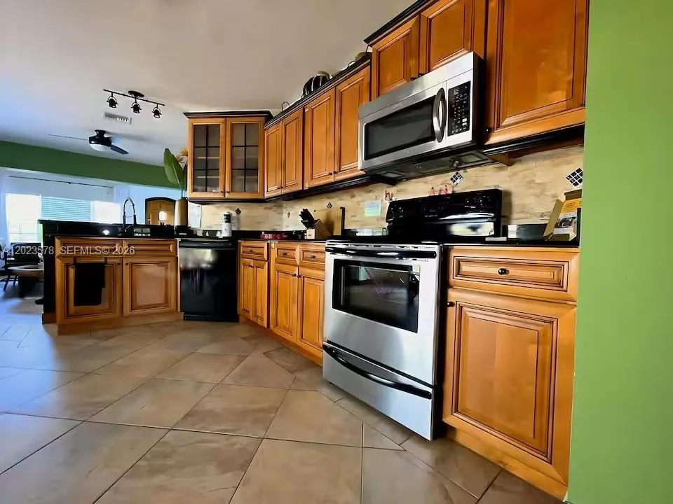 2538 Liberty St, Hollywood FL 33020