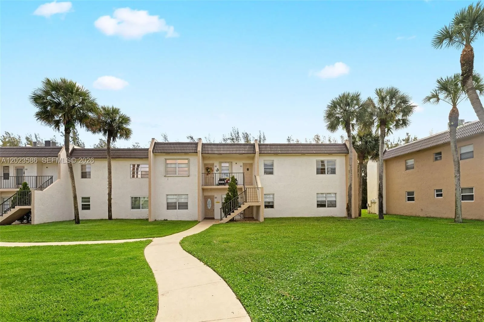 110 Lake Meryl Dr # 216, West Palm Beach FL 33411