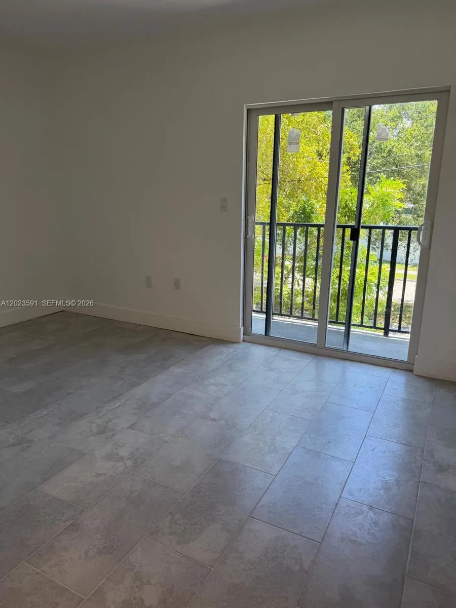147 Nw 59th St # 206, Miami FL 33127