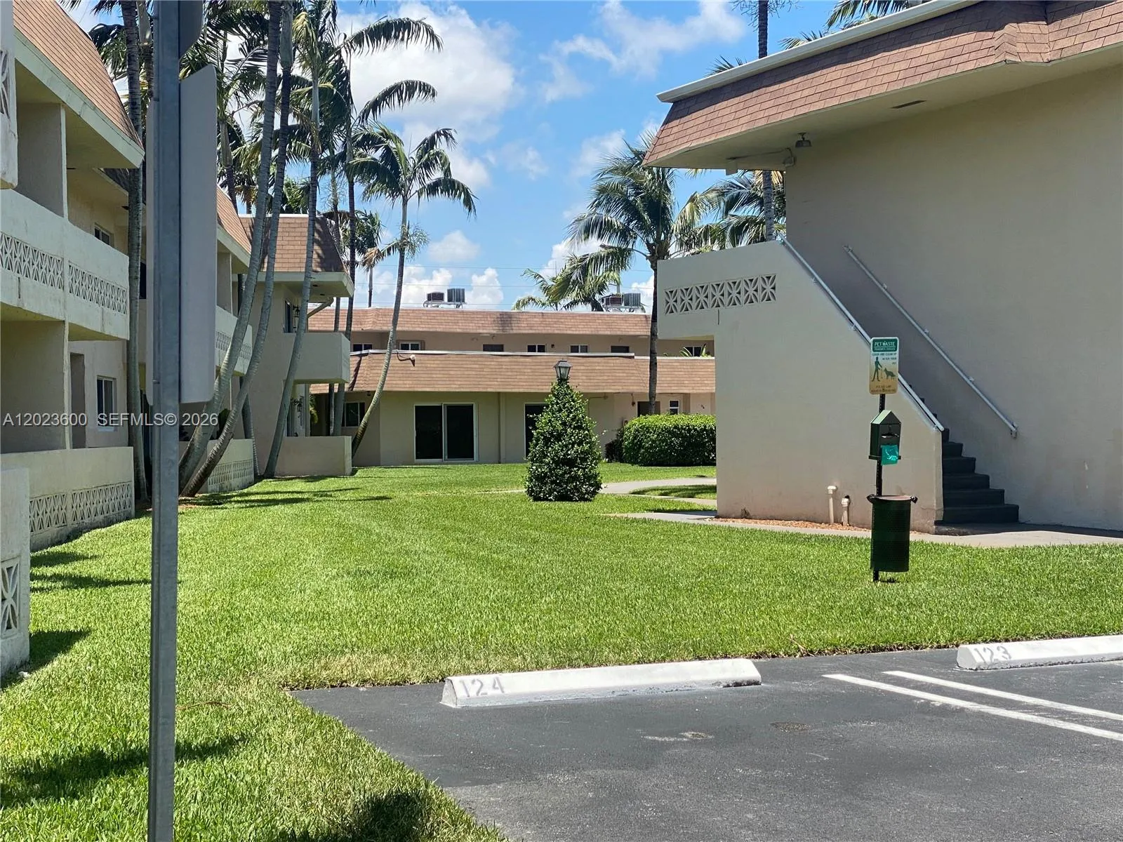 14500 SW 88th Ave # 224, Palmetto Bay FL 33176