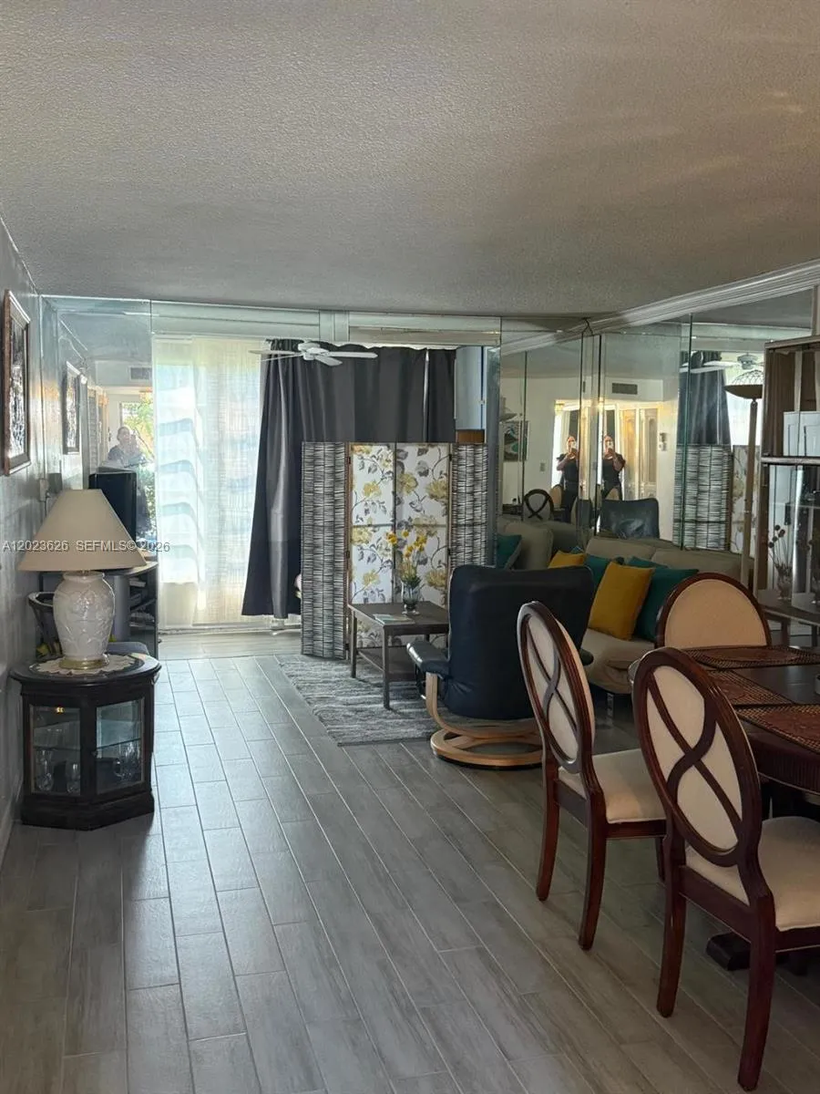 9401 Sunrise Lakes Blvd # 109, Sunrise FL 33322