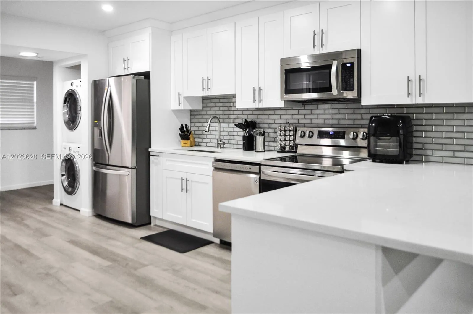 1021 Mockingbird Ln # 202, Plantation FL 33324