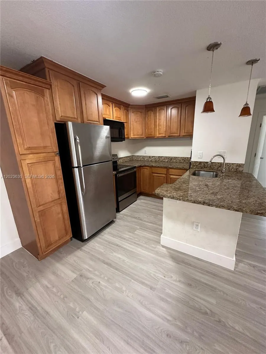 15619 SW 73rd Cir Ter # 4, Miami FL 33193