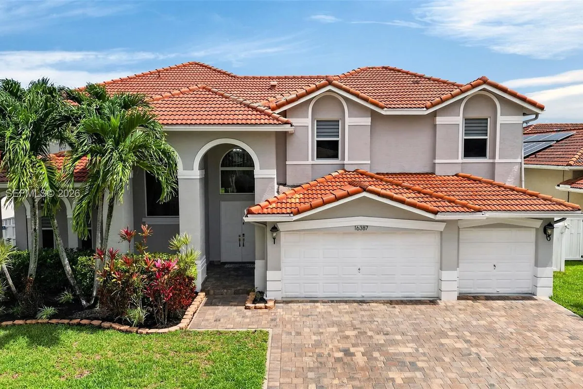 16387 NW 13th St, Pembroke Pines FL 33028