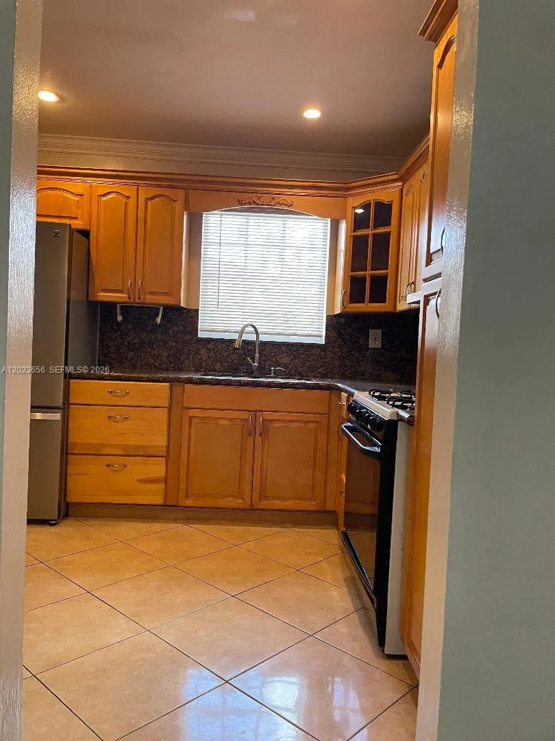 1225 NW 189th Ter, Miami Gardens FL 33169