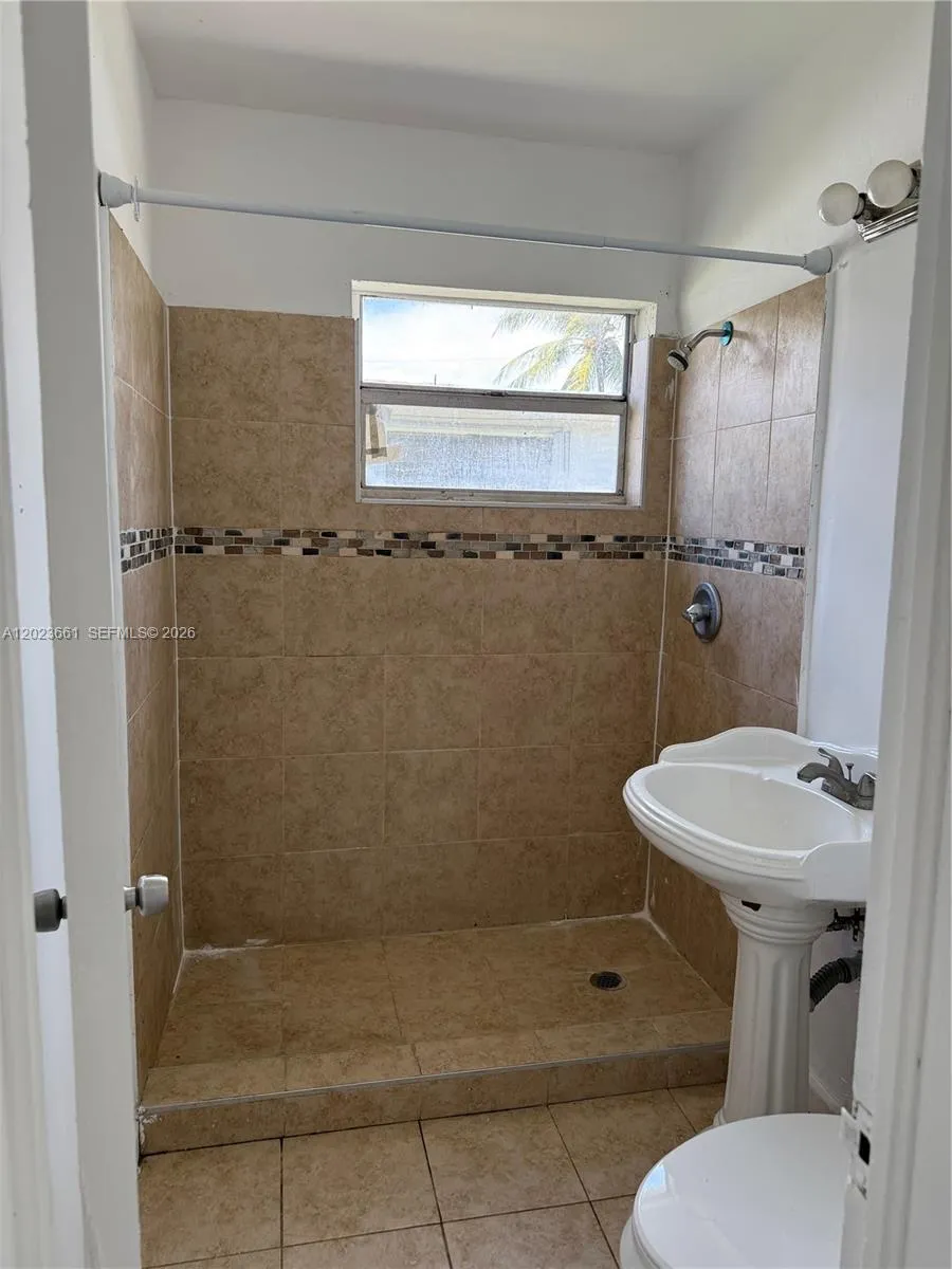 3810 SW 25th St # 1, West Park FL 33023