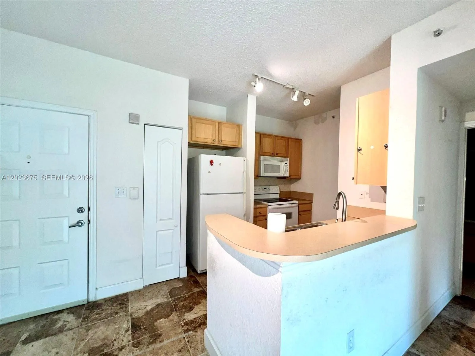 6001 SW 70th St # 454, South Miami FL 33143