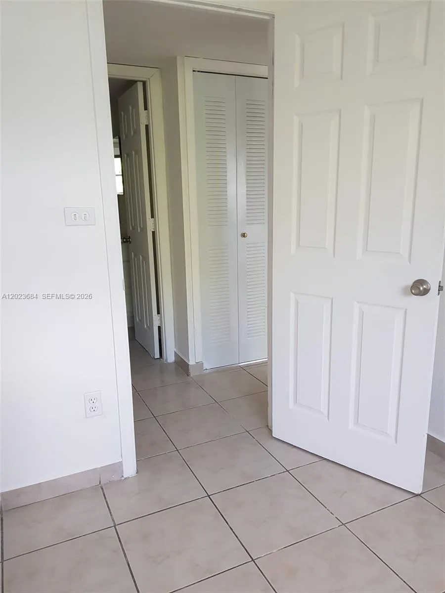 606 W 81st St # 314, Hialeah FL 33014