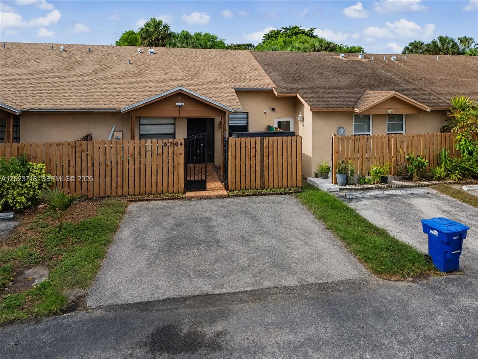 6704 NW 192nd Ter, Hialeah FL 33015